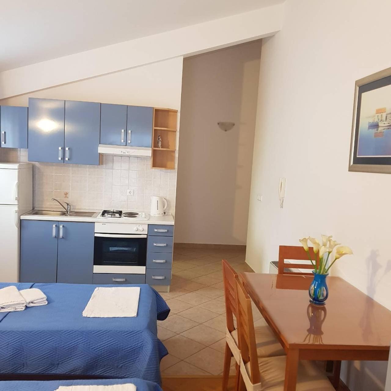 Apartmani Katarina Makarska Habitación foto